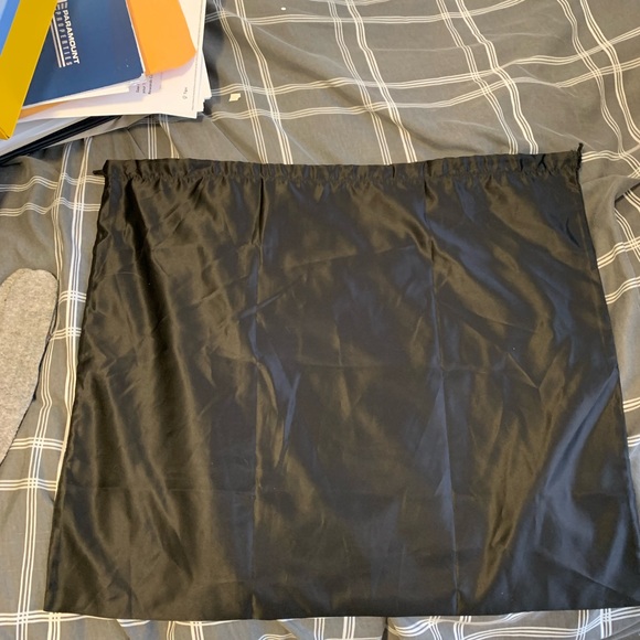 Hugo Boss silky black dust bag with adjustable straps - Picture 2 of 2